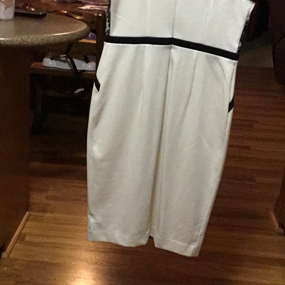 Dress - Picture 4 of 4